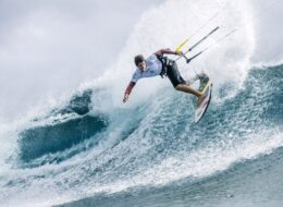 Comment réussir son premier jibe en kitesurf strapless sans perdre sa vitesse