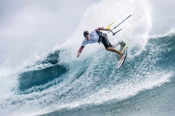 Comment réussir son premier jibe en kitesurf strapless sans perdre sa vitesse